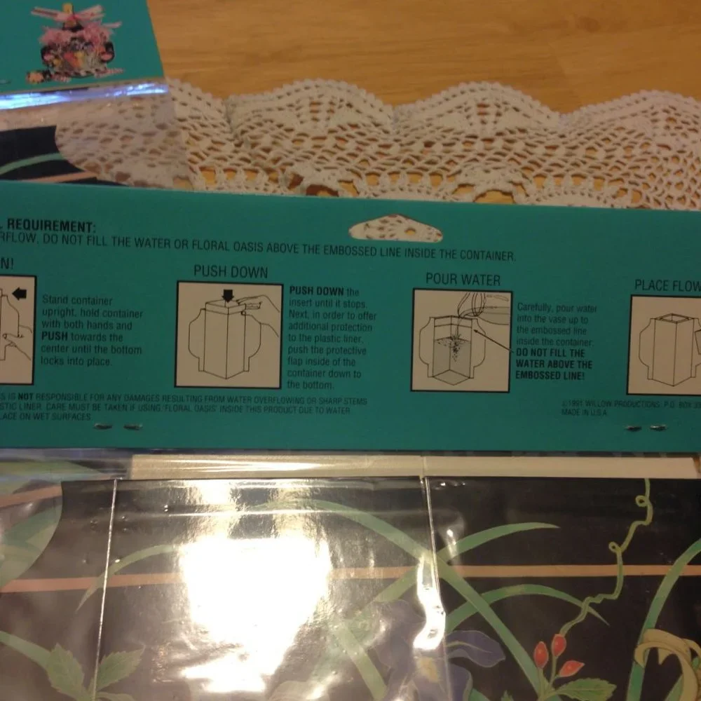 Collectible vintage inovase paper vases with plastic lining